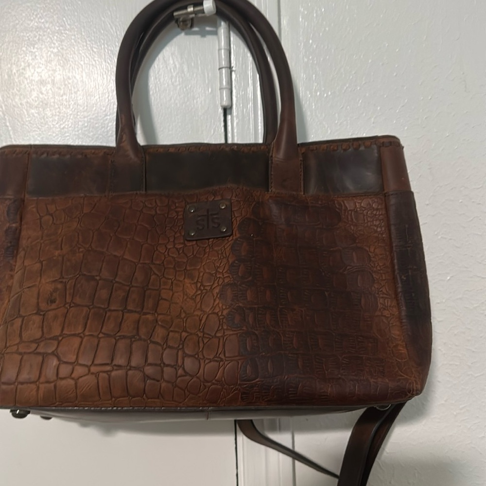 STS LEATHER HANDBAG